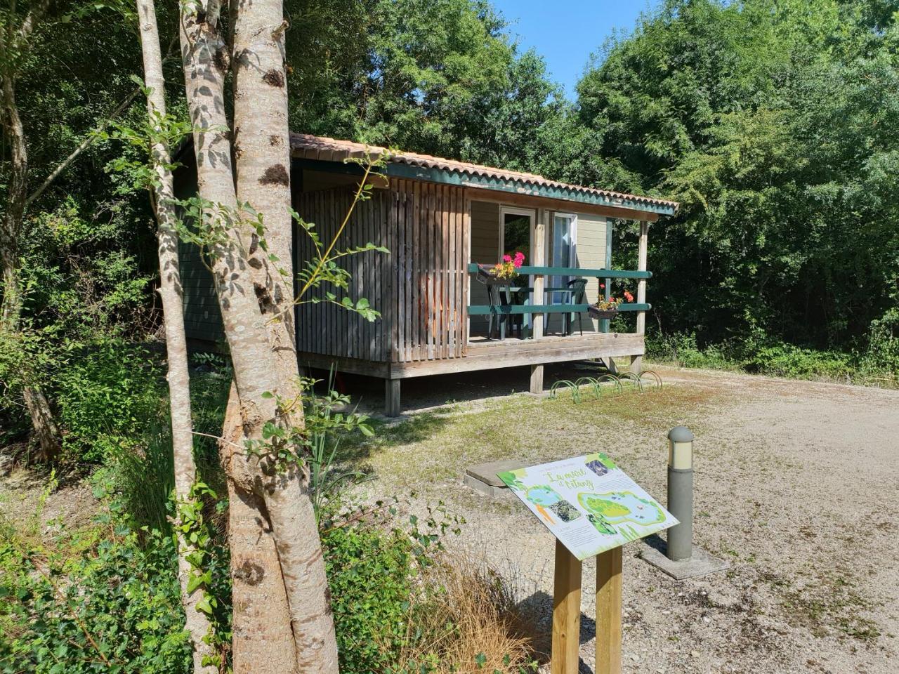 Chalet De La Heronniere Chef-Boutonne Buitenkant foto
